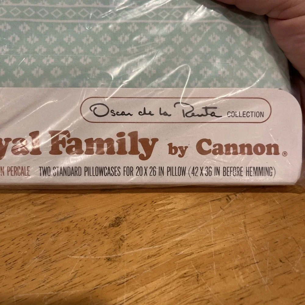 Vtg Royal Cannon‎ 2 Mist Green Pillowcases Oscar de la Renta Les Belles Fleurs